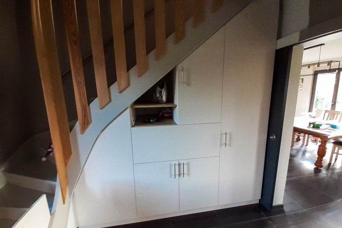 Agencement sous escalier, aménagement sous escalier sur mesure, meuble sous  escalier sur mesure